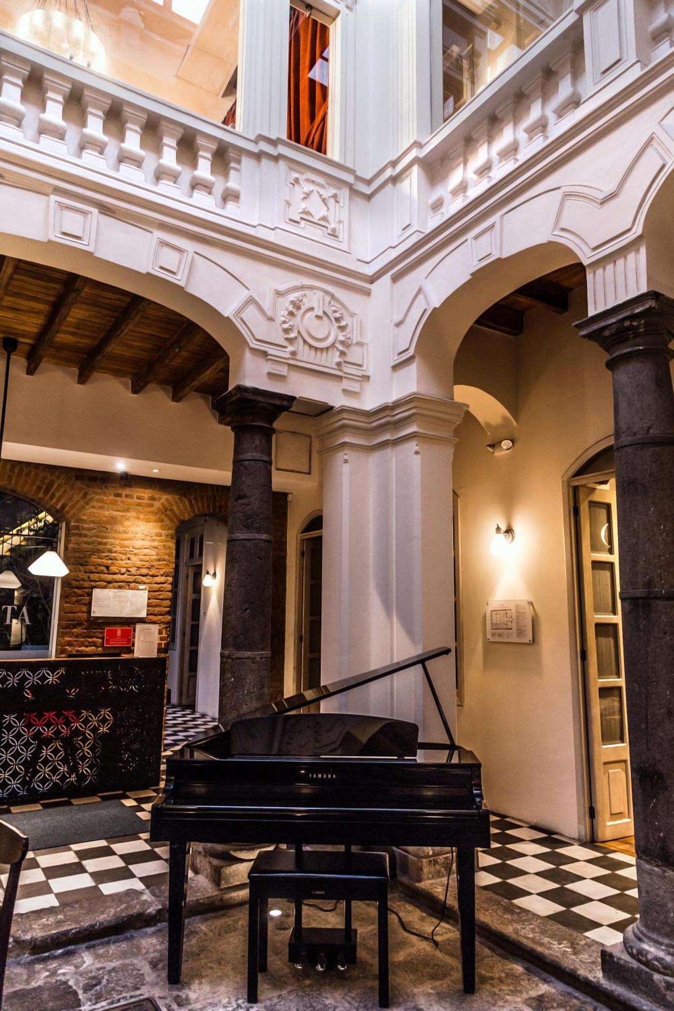 Carlota Sustainable Design Hotel Quito Exterior photo